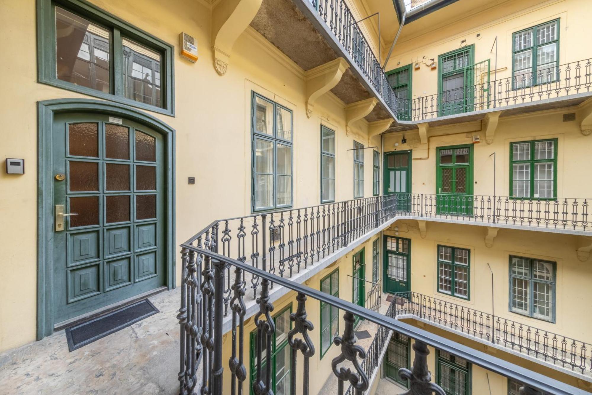 Hungarian Souvenir Apartment บูดาเปสต์ ภายนอก รูปภาพ